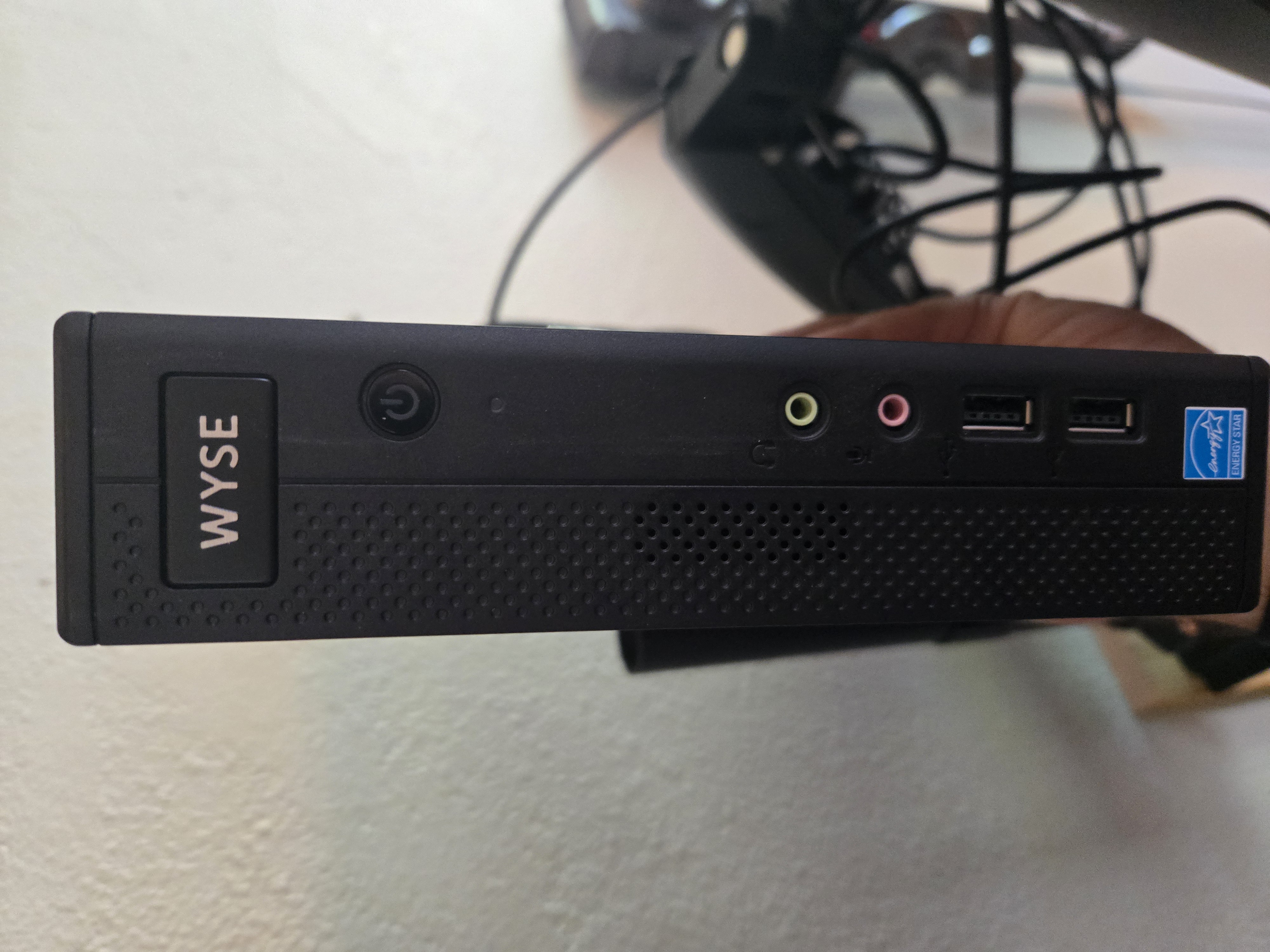 Dell Wyse thin client, front